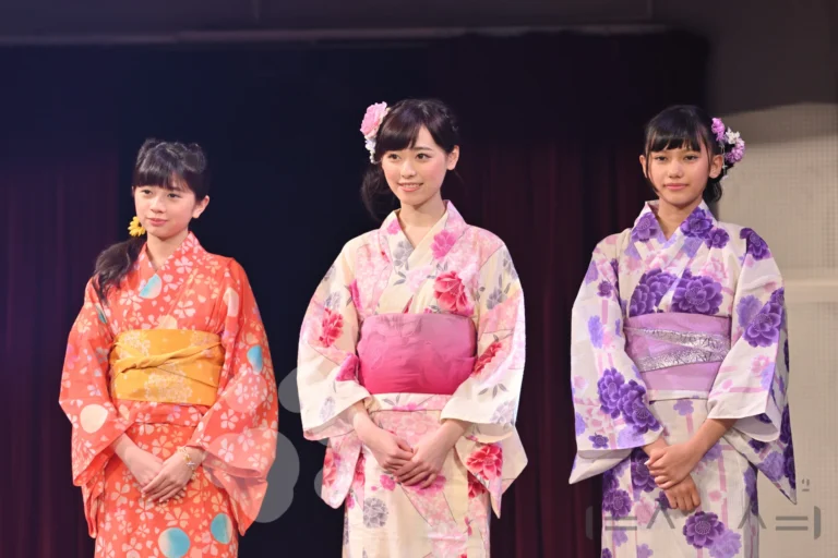 桜田ひより、福原遥、黒崎レイナ